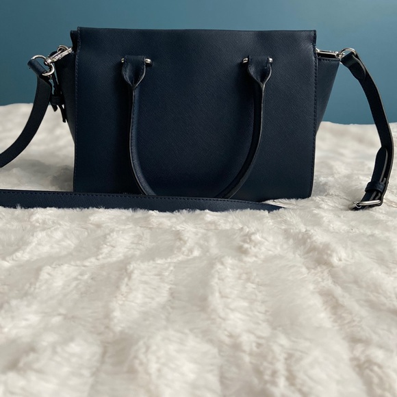 Vince Camuto handbag - Picture 2 of 6